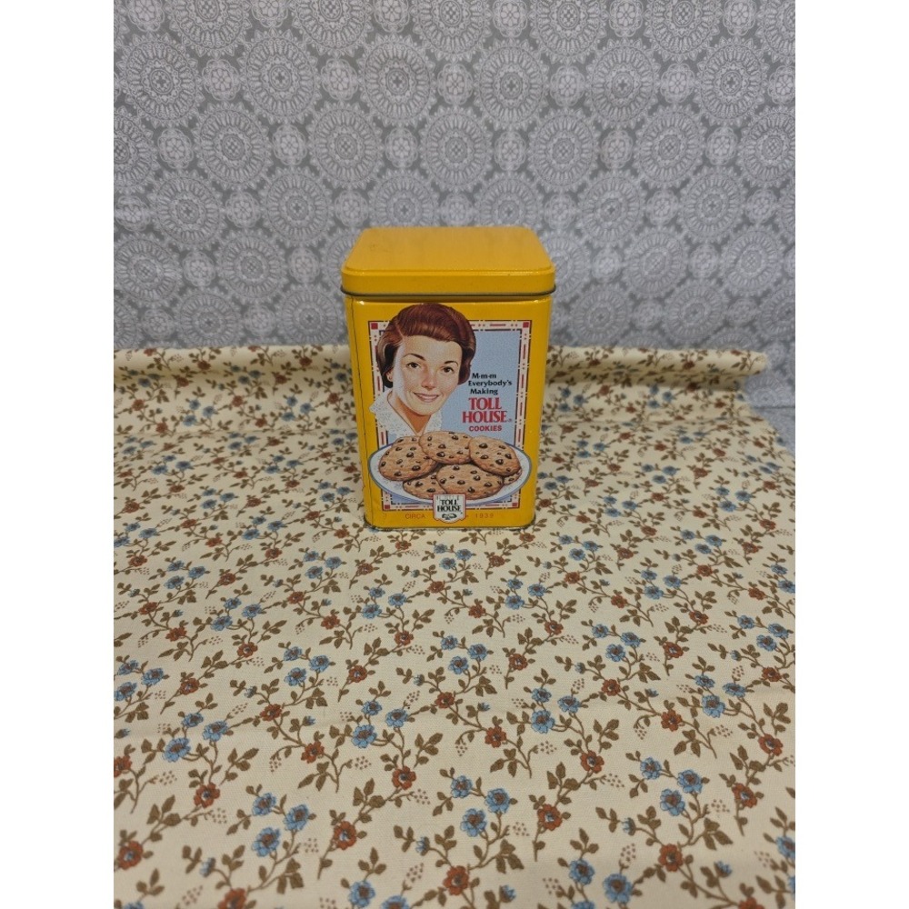 Vintage Nestle Toll House Cookies Recipe Tin Can Yellow Kitchen Decor